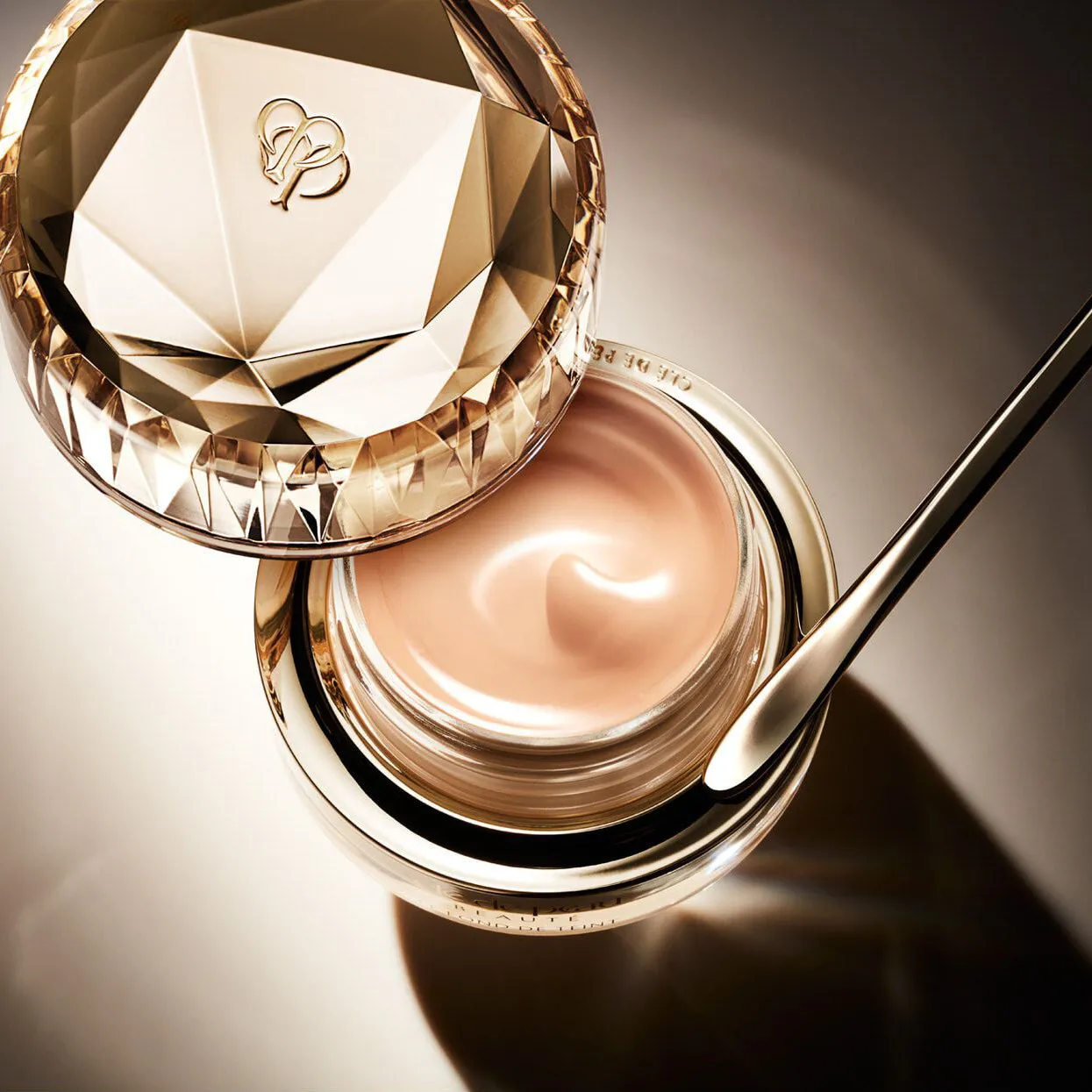 Cl??| de Peau Beaut??| The Foundation N