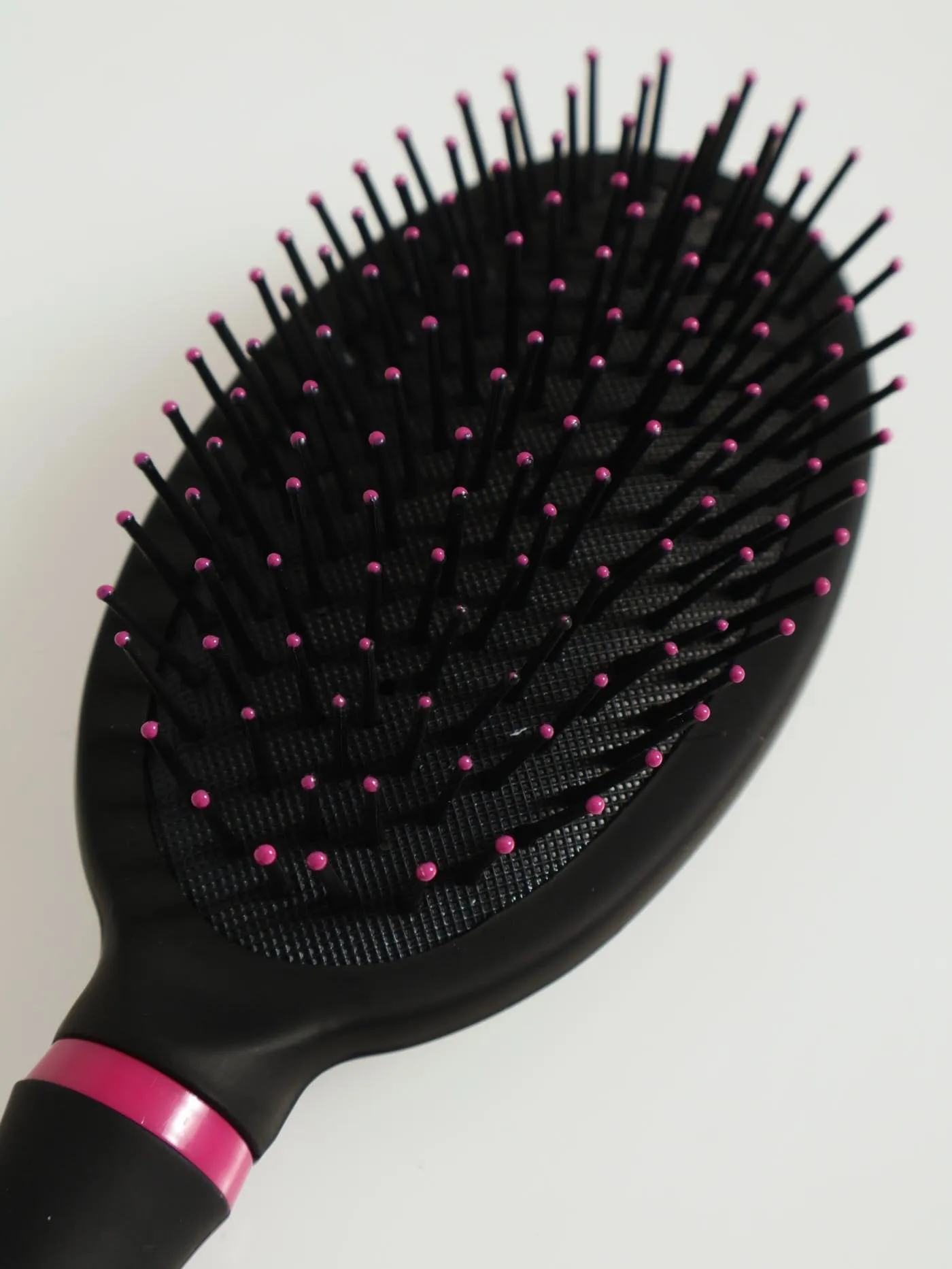 Core Cushion Brush