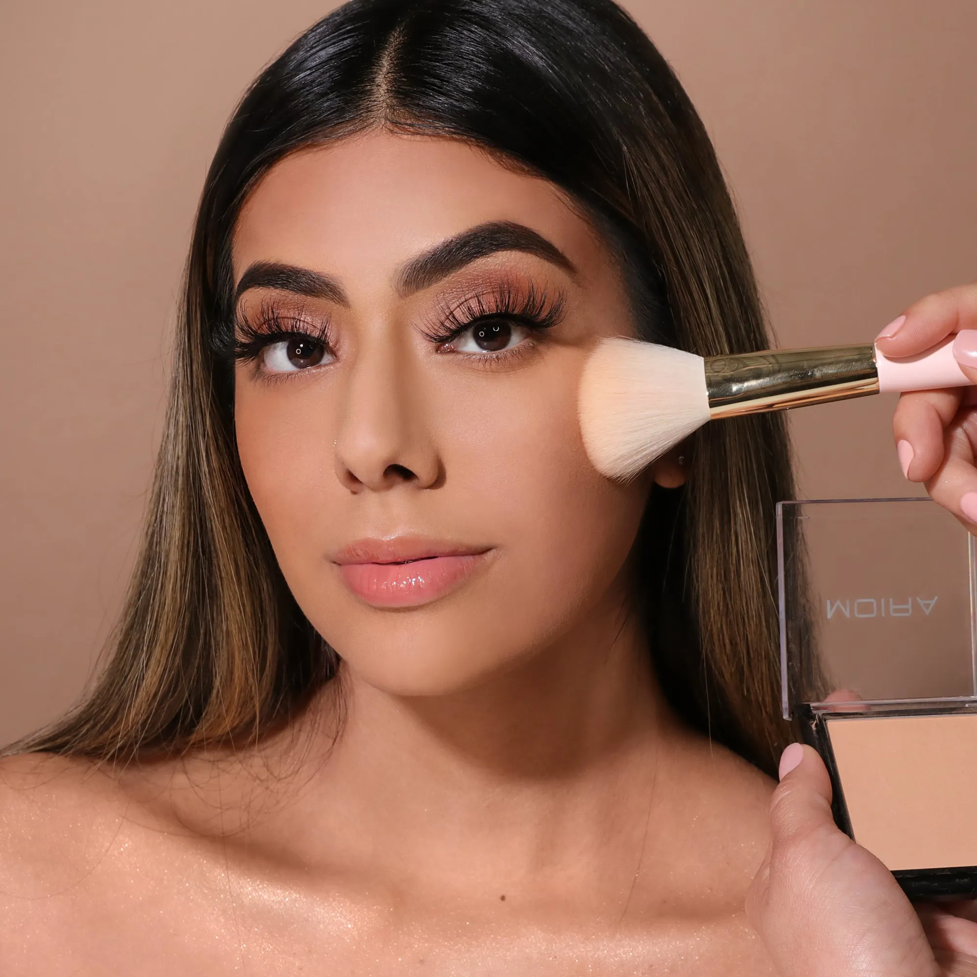 Lavish Pressed Finishing Powder (100, Translucent)