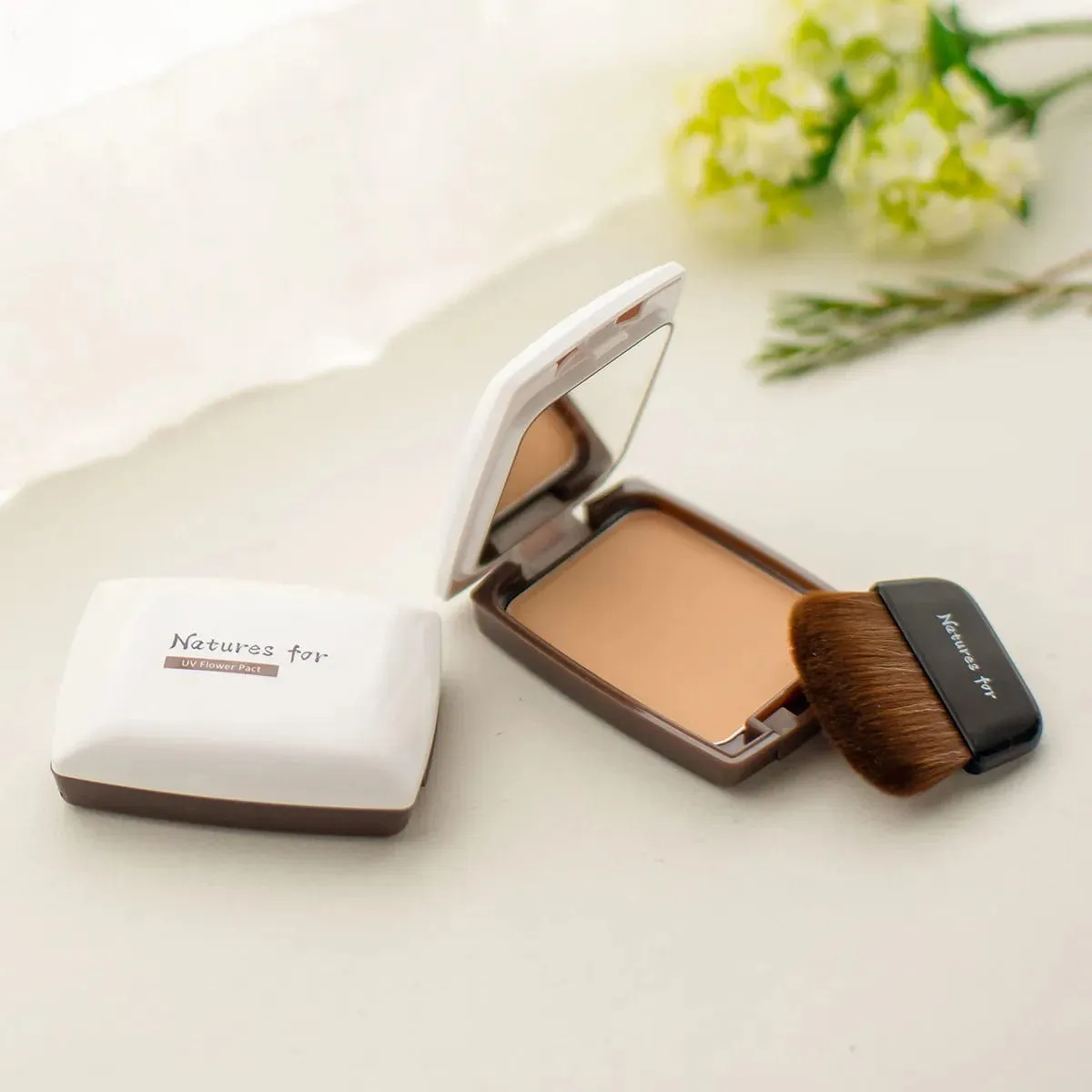 neo natural UV Flower Pact