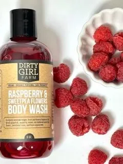 Raspberry and Sweet Pea Flowers Body Wash