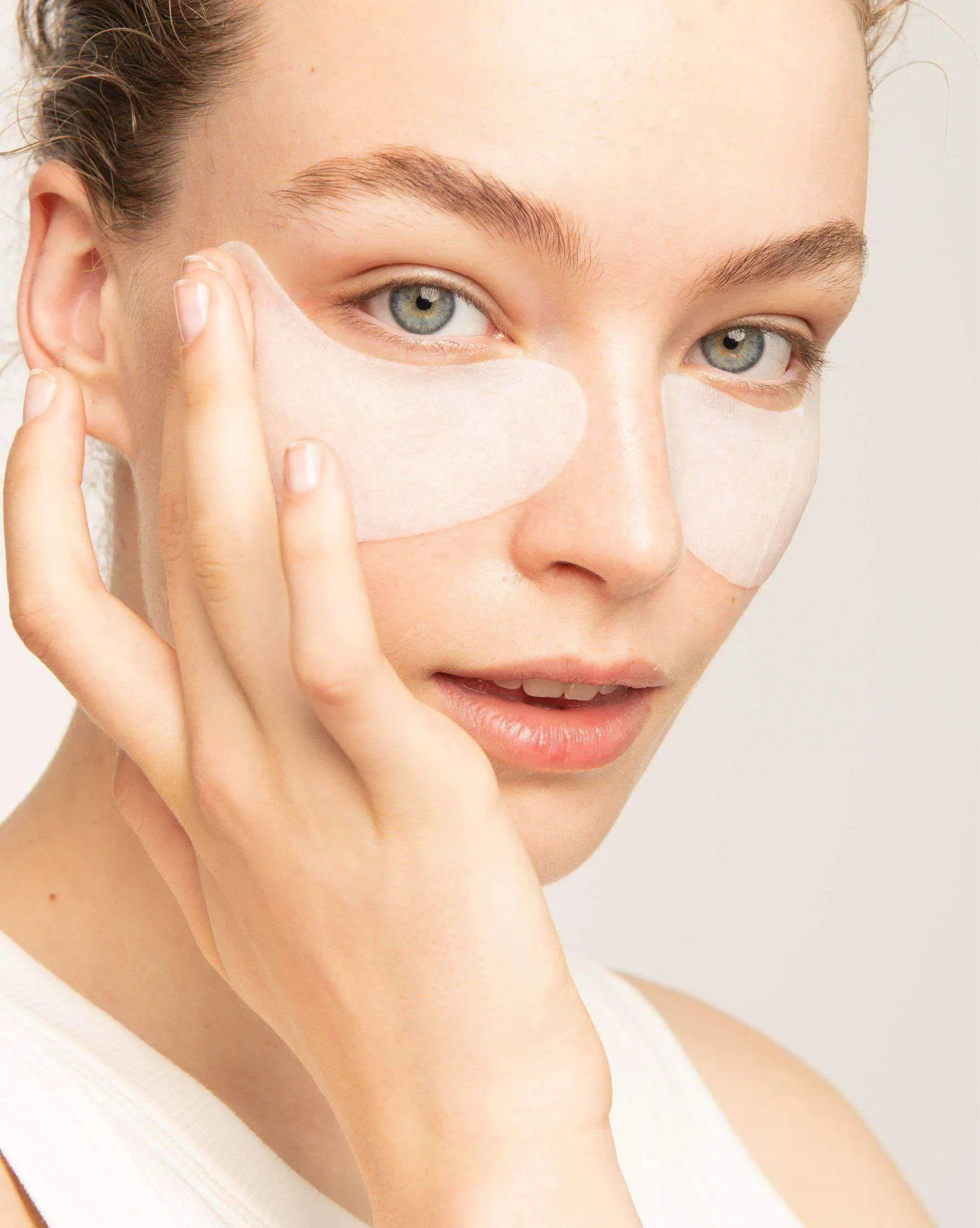 Skin Active Hydra Bomb Anti Dark-Circles Eye Tissue Mask With Orange Juice & Hyaluronic Acid