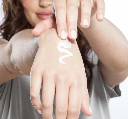 Sugar Moon Dip? Hands | Farmhouse Fresh